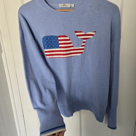Vineyard Vines Flag Whale‎ Crewneck Sweater American Preppy Nautical Cozy Size M - Picture 3 of 9